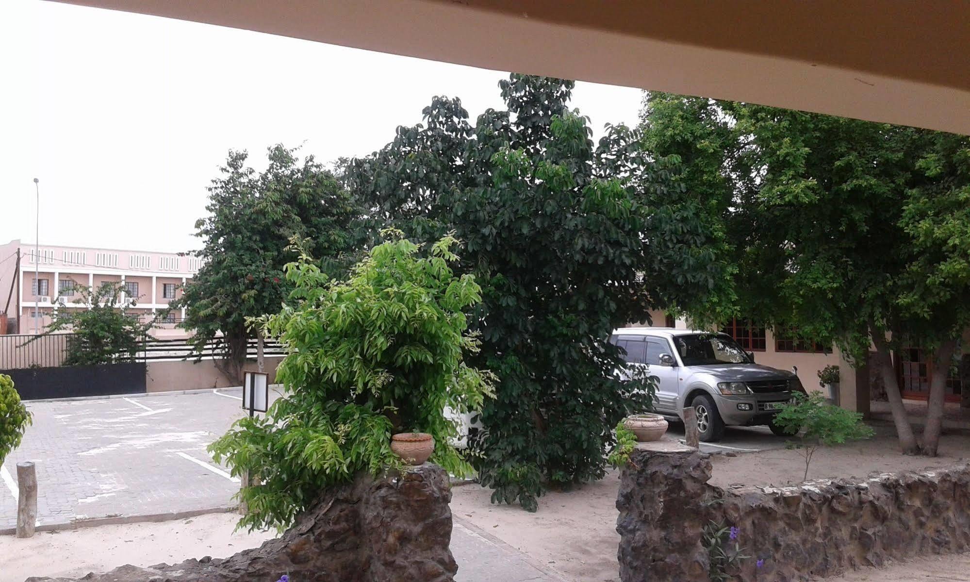 Larissa Hotel Maun Luaran gambar