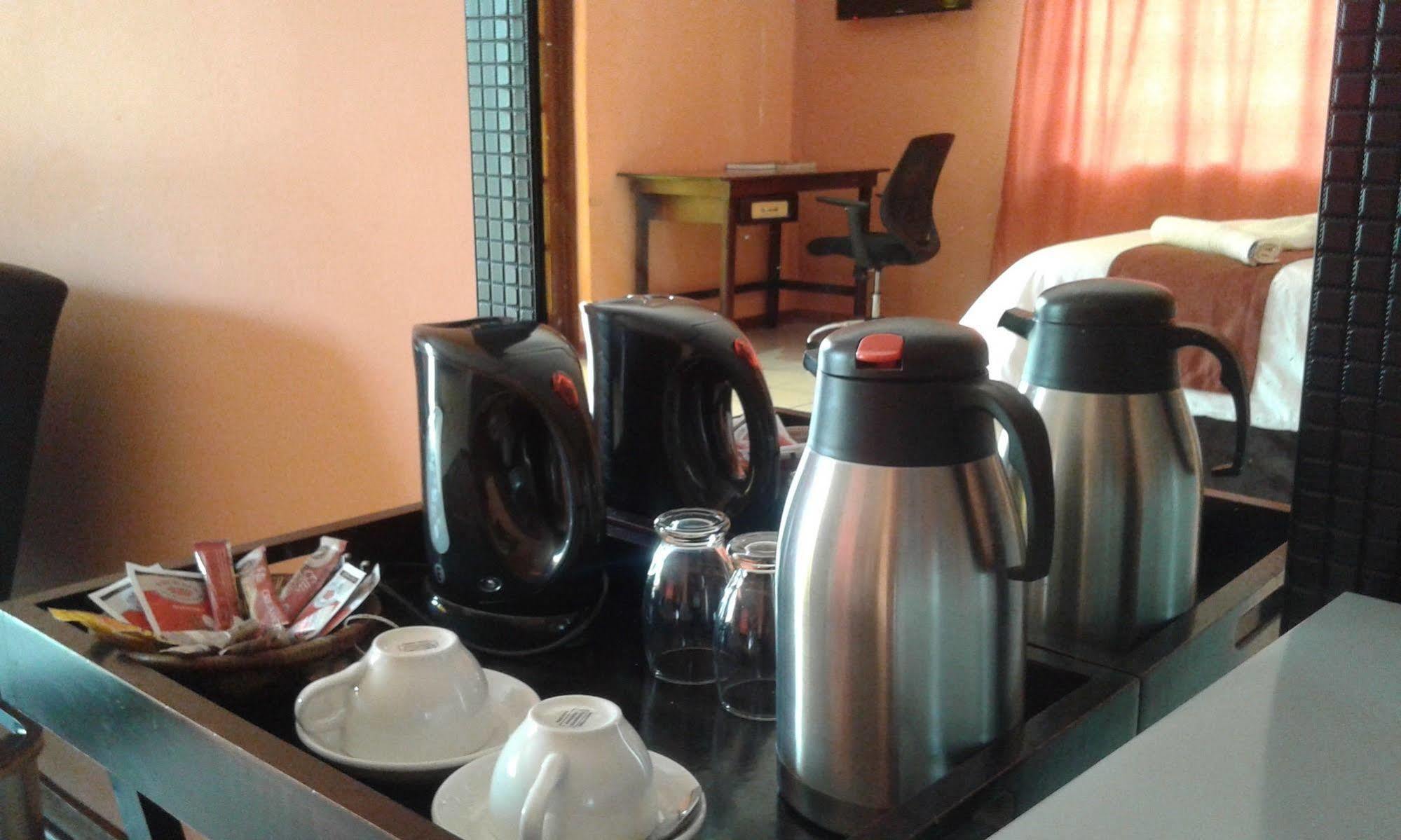 Larissa Hotel Maun Luaran gambar